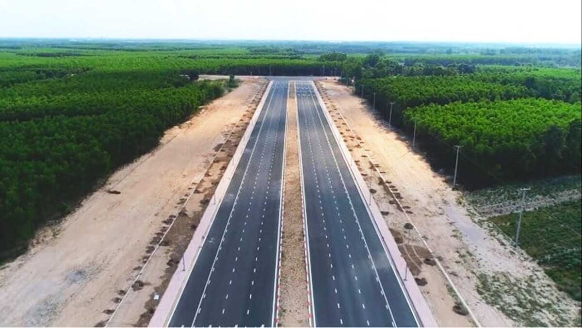 Đường 25C Đường 25C hay còn gọi là đường Nguyễn Ái Quốc là tuyến đường chính kết nối thẳng với sân bay Long Thành và nối Nhơn Trạch với Long Thành.